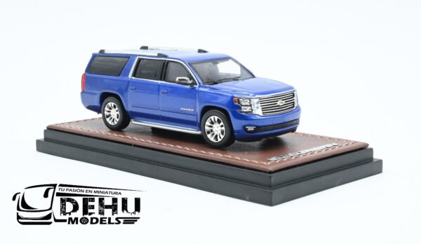 Camioneta a Escala 1/64 Chevrolet Suburban Azul, SUBAZULGOC Goc Vehicle Museum - Imagen 3