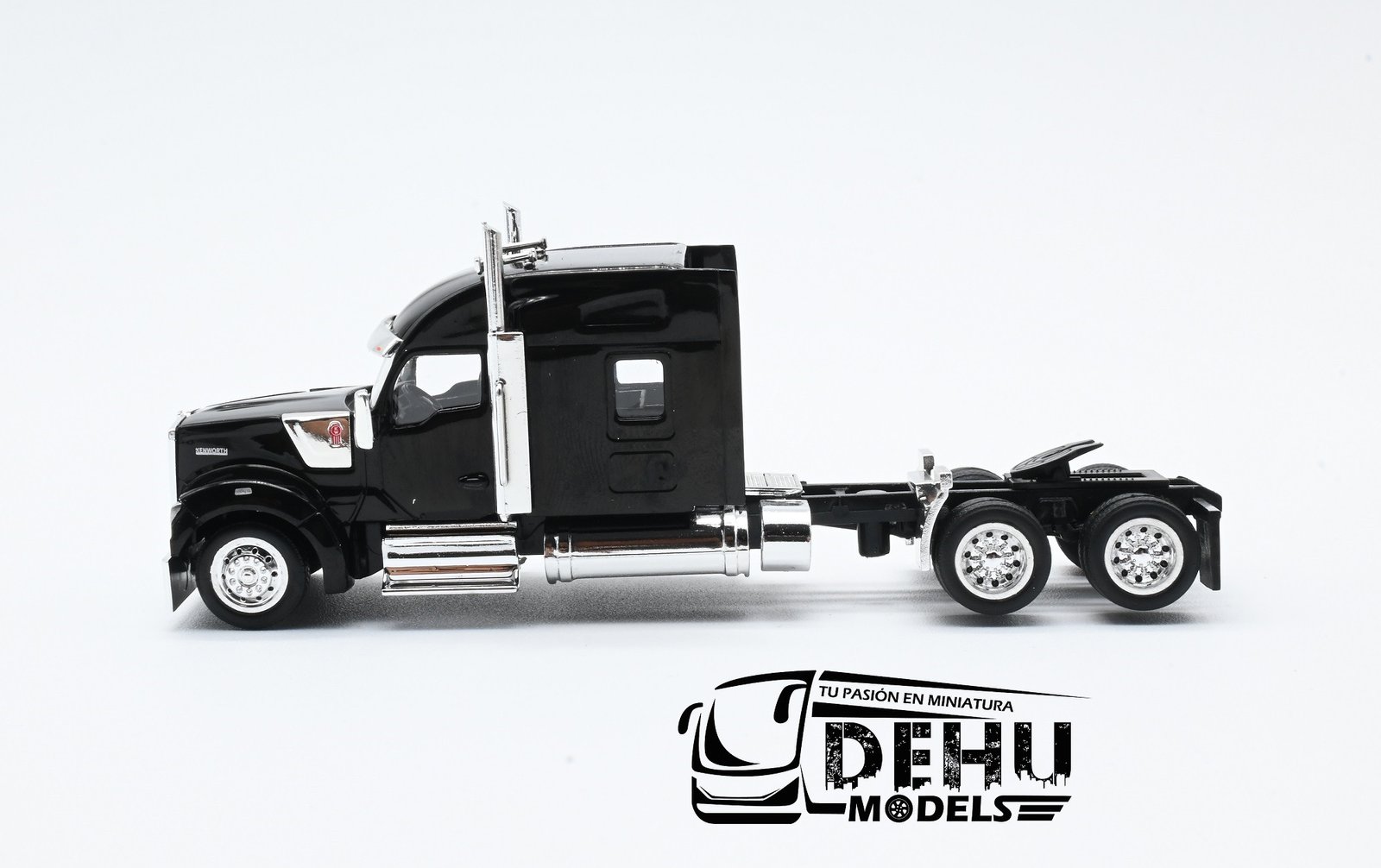 Tráiler a Escala 1/87 Kenworth W990 Sleeper Cab Solo Tracto Negro, 990095 HO Logistics - Imagen 7
