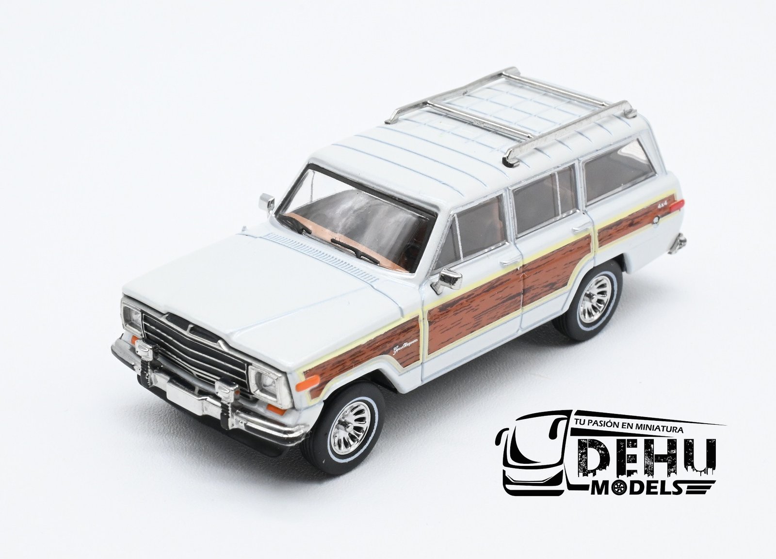 Camioneta a Escala 1/64 Jeep Wagoneer Blanco Aperlado, CBP-083 596 Model - Imagen 9