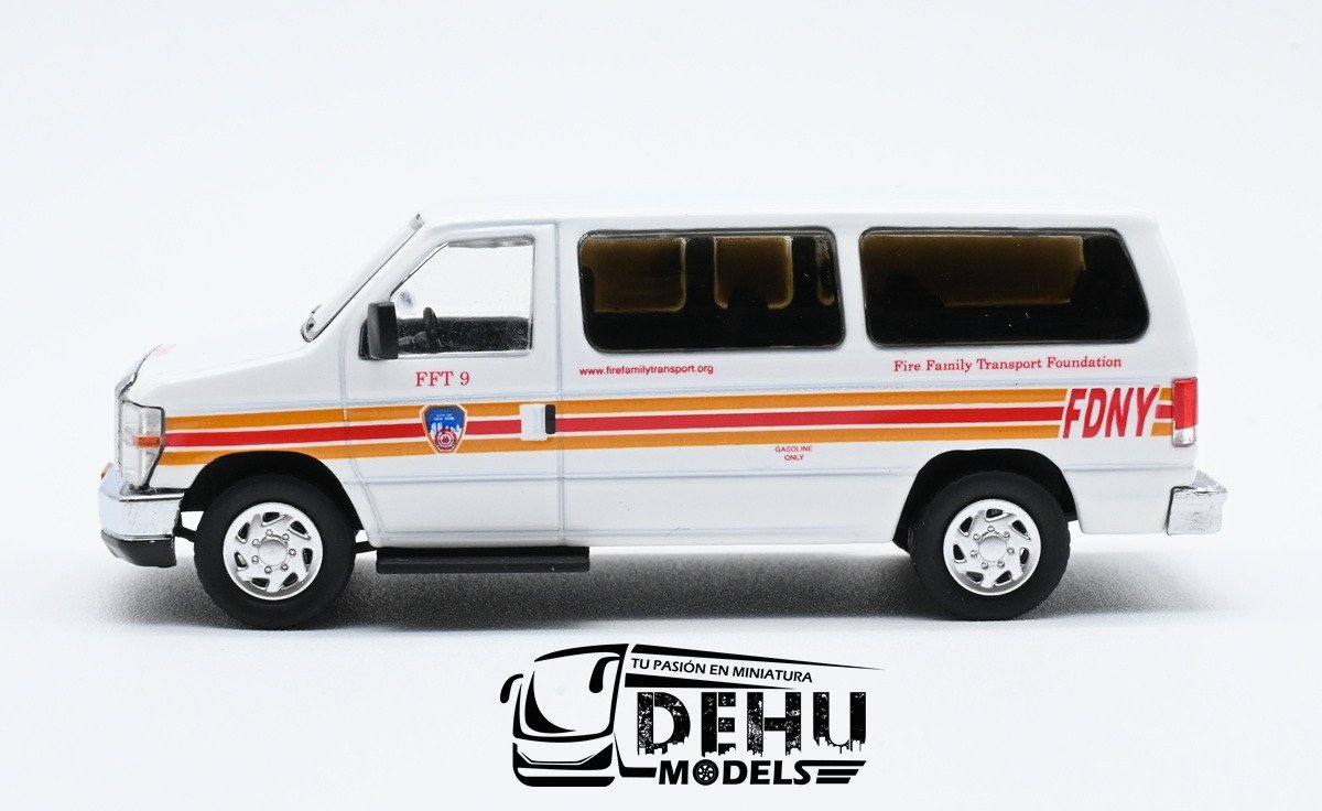 CBP-111 Ford E-350 Super Duty AdvanceTrac RSC E-Series Vans New York City NY Fire Dept, Blanco - Rojo (4)