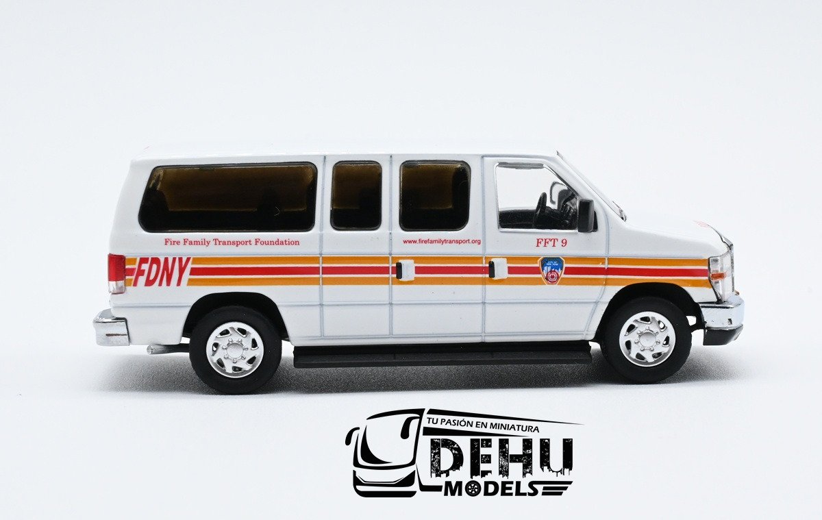 CBP-111 Ford E-350 Super Duty AdvanceTrac RSC E-Series Vans New York City NY Fire Dept, Blanco - Rojo (7)