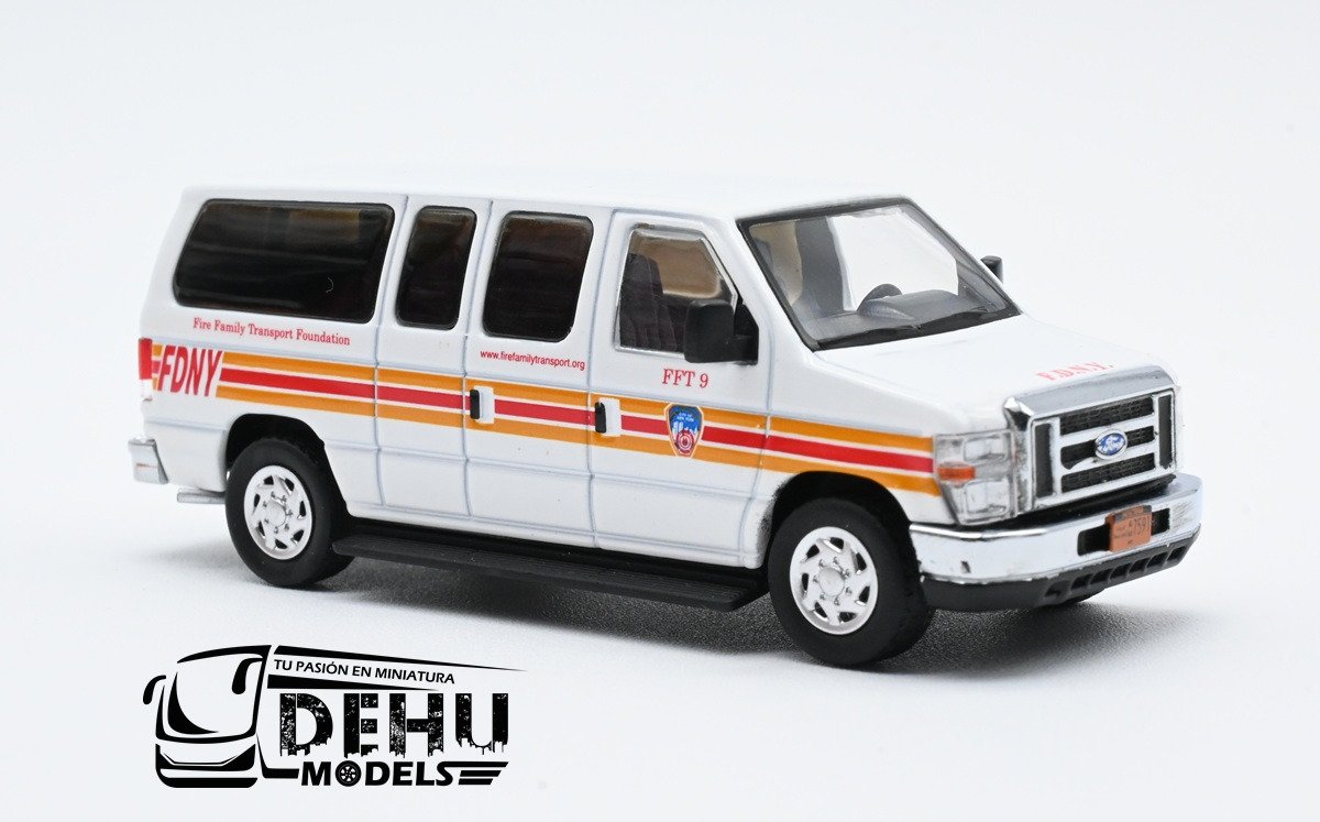 CBP-111 Ford E-350 Super Duty AdvanceTrac RSC E-Series Vans New York City NY Fire Dept, Blanco - Rojo (8)