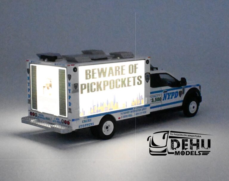 CBP-138 Ford F550 Super Duty New York City Department NYPD Beware Of Pickpockets de panel con luz, Blanco - Azul (11)